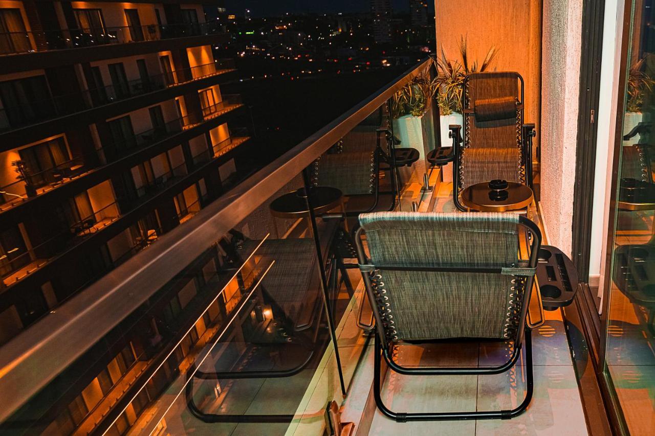 Piano And Gold At The Signature, Tetteh Quarshie Accra Exterior foto